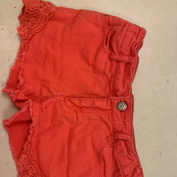 ❣️EUC❣️HOT PINK💗EPIC THREADS MACYS GIRLS DENIM SHORTS SIZE 8 WOMENS XXS W/LACE - Picture 7 of 7